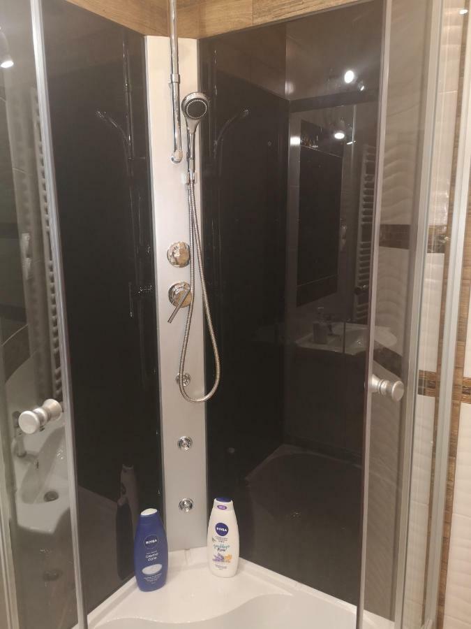 Apartament Przy Aquaparku Appartement Radom Buitenkant foto